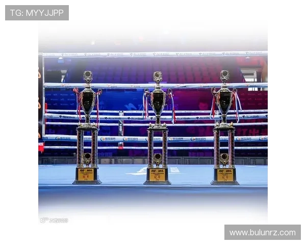 职业拳王争霸赛金腰带归属悬念